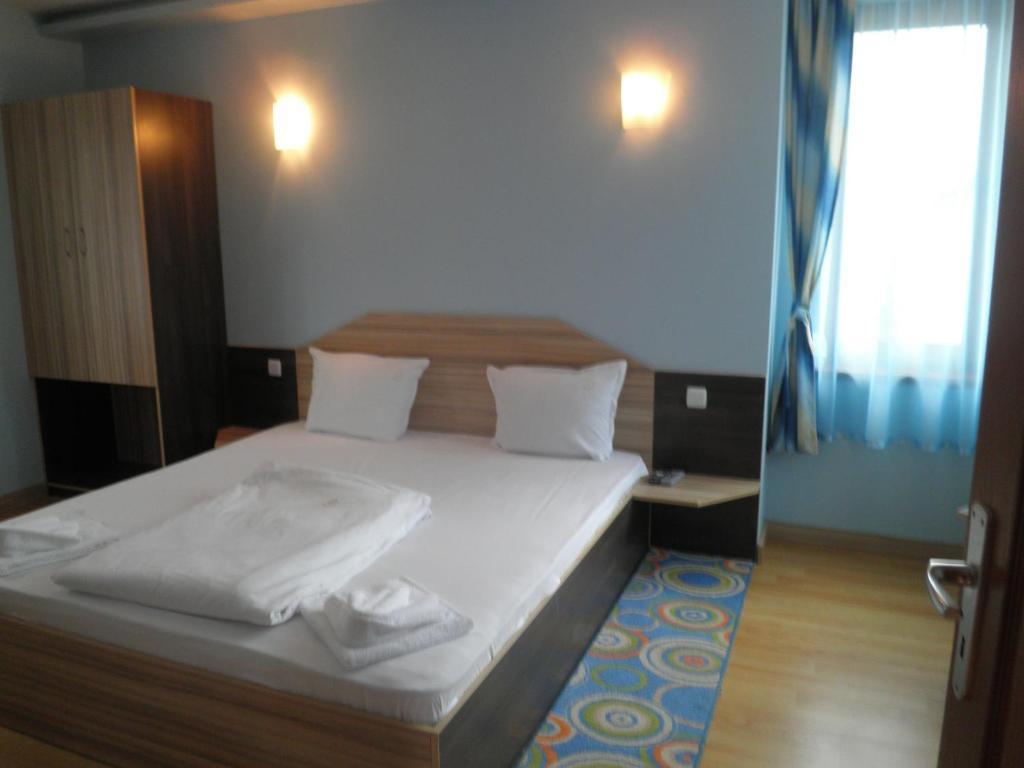 Complex Diana Hotel Cherven  Kamer foto
